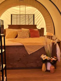 Pioneer's Dream~1883 Inspired~Covered Wagon~Bison~Private Bathroom~Heat and A/C - Image 4