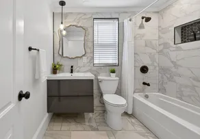 5BR Near Downtown Boston Backyard, Fire Pit, Grills & Easy Train Access\n - Image 3