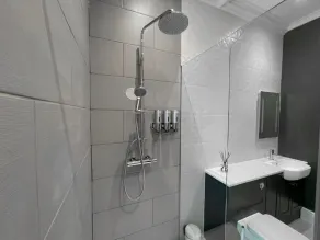 Luxury 3 Bedroom Apartment in the Heart of Yeovil - Image 4