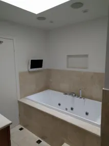 Schönes neu renoviertes Haus mit Whirlpool - Image 4