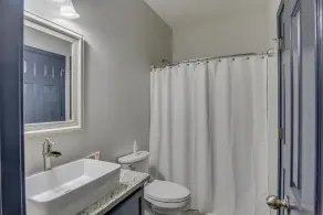 Totally Renovated-2BR 2BA-14 mi from Masters - Image 3