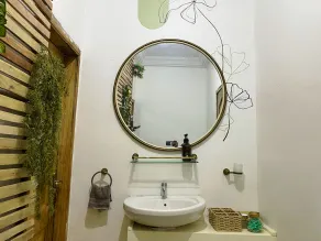1 Bedroom Sleeps 2 -Free Parking -Children welcome - Image 5