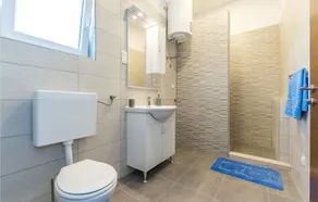Awesome Home In Unesic - Image 3