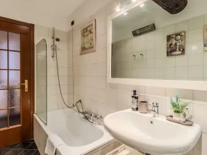 Apartment Lungolago by Interhome - Image 4