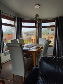 3 bedroom lodge with wifi and leisure facilities - Image 2