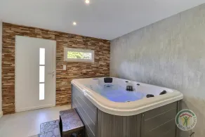 Petit Gîte du Domaine du Haut Noyer - Image 2