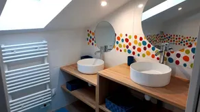 Belle maison en pierre avec cheminée et piscine - Image 5