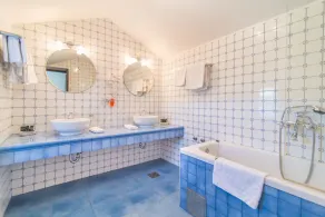 Steinvilla aus dem 19. Jhd. mit Pool, luxuriös und friedlich nahe an den Stränd - Image 3