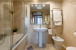 Lets Holidays Apartment Sea Views in Barcelona - Image 3