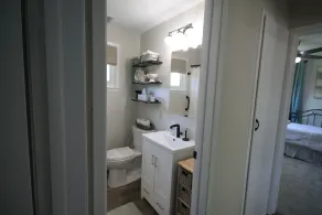 Perfect location for travel workers, close to everything and fully furnished! - Image 2