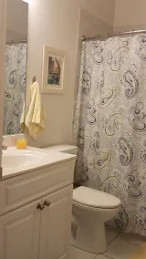 Belle maison de 3 chambres et 1 salle de bains dans une communauté ressemblant à une station. - Image 5