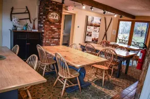 Se vest / Brook Road Inn - Image 4