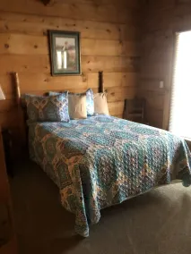 Cabin #4   Secluded and Quiet - Image 3