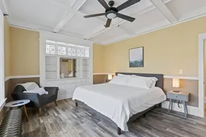 Stunning Craftsman Home in Manito FREE parking - Image 4