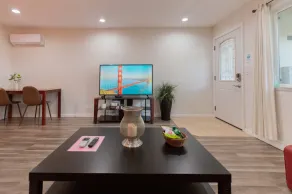 💎Cozy 1B/1B in a prime location • 🌲AC/ 1000mb wifi/ Washer, dryer/ more… - Image 2