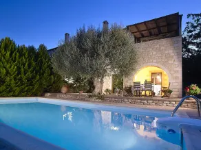 Traditional Pool Villa with 3 Bedrooms in Rethymno - Image 4