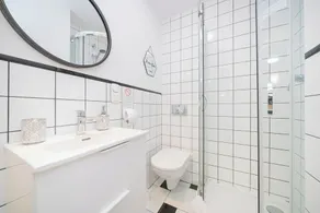 UnitApartament Warszawa Centrum Room in Apartment by Metro Rondo ONZ Super wygodne noclegi zapraszamy - Image 2