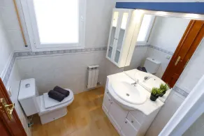 House with private pool - Families only - Image 3