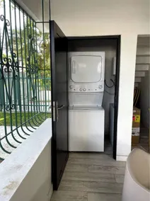 3 Bedroom/2 Bathroom 1 block from the beach - Image 3