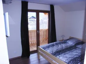 Casa, área tranquila geminada espaçosa - ainda em vigor - Image 3