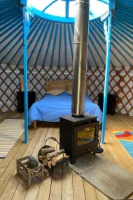 Sycamore - A luxury couples+ Yurt on a stunning historic estate near Newquay - Image 2
