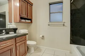 Ny oversigt !! Nyt møbleret condo, I-10 West / Beltway 8, 4 bedrm 2 bad, 77080 - Image 3