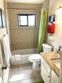 Updated Mid-Century beach house --10 minute walk to the beach - Image 2