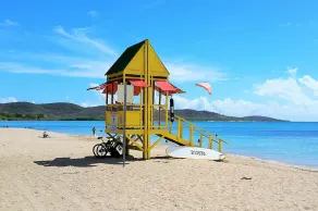 Apto en Neptune Village, Boquerón, Cabo Rojo - Image 2