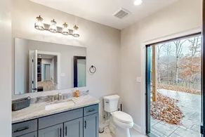 LaWi Lakehouse - Stunning lakefront oasis with large deck, games, & tranquil views - Image 3