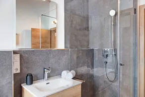Apartment \"Gletschernelke\" with Mountain View, Balcony & Wi-Fi - Image 4