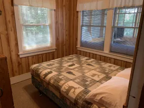 Charming Cedar Lakeside Cottage at Elbert's Resort - Image 4
