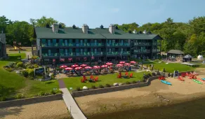 Lakeside Lodge King Room w/Jacuzzi Tub & Views of Gull Lake - Pet Friendly! - Image 3