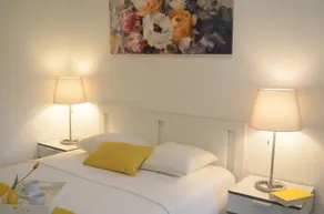 Appartamento 'Charmante Zimmer Wohnung Stilvoll' con giardino condiviso, balcone e Wi-Fi - Image 3
