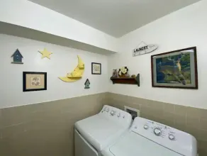 Beautiful Cottage on Large one Acre Private Lot - Image 2