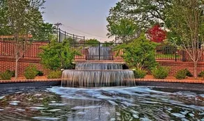 Luxurious & Cozy Two Bedroom Apartment! - Image 5