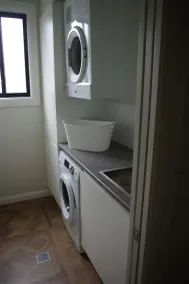Luxury Heritage Cottage In The Heart Of Town - Image 2