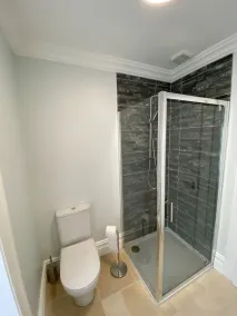 Beautifully renovated 4 Bed Detached House - Image 5