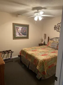 5 BR Retreat on Beautiful Smith Lake & Close to I-65 - Image 5