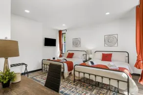 Cozy 2BR,1BA Retreat for 6 with Free Parking in Philly - Image 5