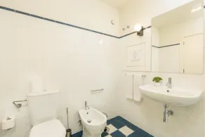 Flores G in Porto With 1 Bedrooms and 1 Bathrooms - Image 4