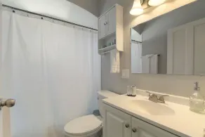 Clean 3 Bedroom home - Image 3