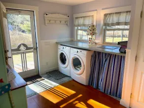 Maine Waterfront Cottage: Nestled on an acre of land, with 500ft of shore front - Image 2