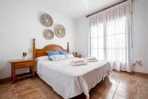 Chalet a pie Cala Forn con piscina - Image 5
