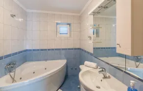 Lovely home in Duge Njive - Image 3