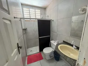 House with 5 bedrooms, 4 suites, to accommodate your entire family. - Image 5