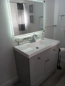 FAST INTERNET - EASY ACCESS - QUITE - 5 MINUETS TO KAISER - REMODELED - NEW BATH - Image 5