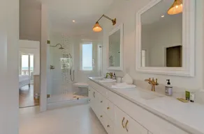 Discounts! Beautifully decorated 206 Ocean Blvd. Oceanfront, Pool/Hot Tub, Elevator - Image 2