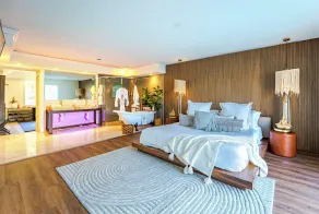 Palm Beach Paradise | Villa w/ Beach, Pool, Cinema & Tiki - Image 2