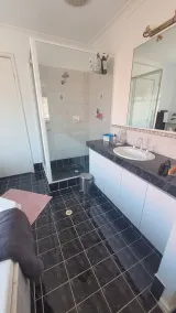 Heated pool, spacious home, centrally located, walk to beach - Sleeps 10 - Image 3
