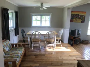 Cozy cottage with rustic charm, beach across the road - Image 5